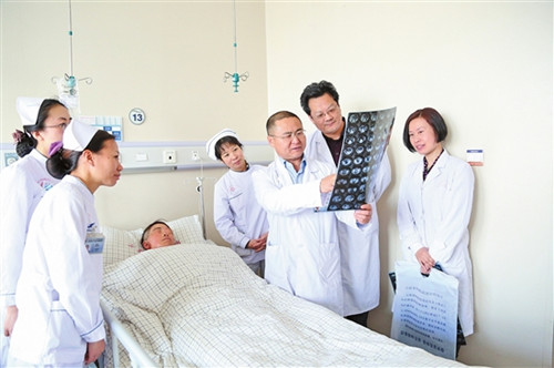 怎么成为外科医生 1078d2c2e4ec1b1840f802.jpg