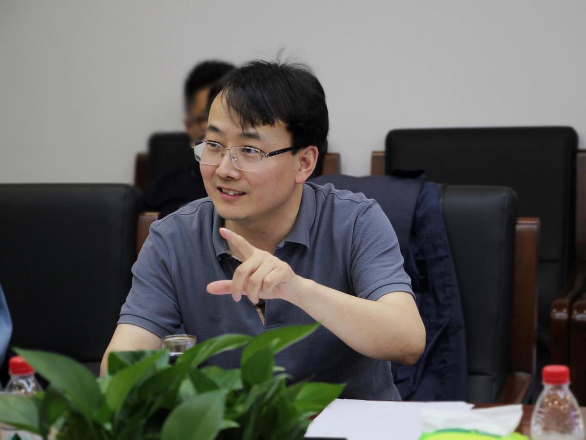 李韬做主旨发言国务院发展研究中心发展战略和区域经济研究部部长侯永